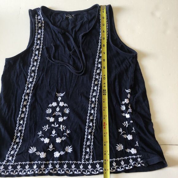 Ann Taylor LOFT Navy Blue with White Embroidery Knit Tank Size Small - Picture 7 of 9